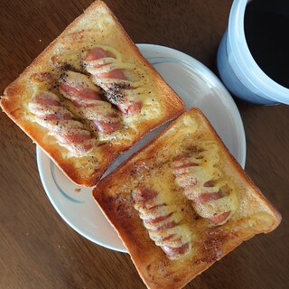 朝食にソーセージマヨトースト